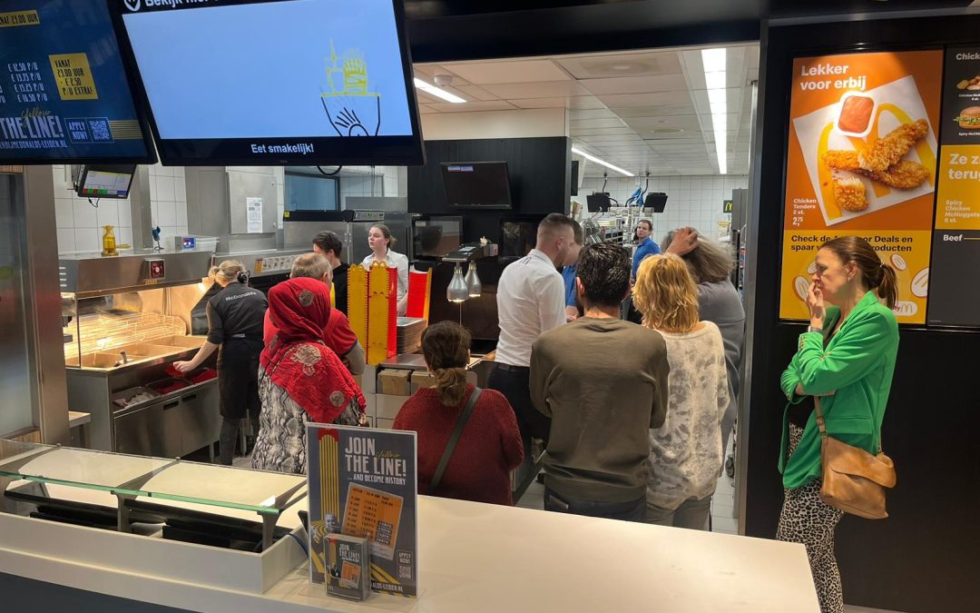 Foto van WSP Holland Rijnland werkbezoek aan McDonald's in Leiden